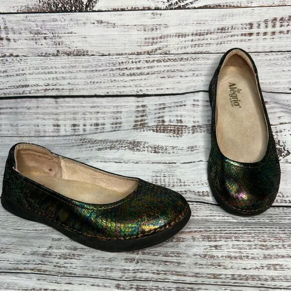 Alegria Petal Thrones Ballet Flats Size 8.5 Multicolor Oil Slick Snake Print - Picture 12 of 12